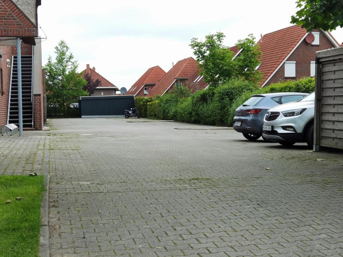 Schaake Hooksiel - Charmante Reetdachwohnung & Kostenfreier Parkplatz Exterior foto